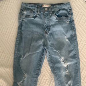 Levi light wash Ripped Jeans